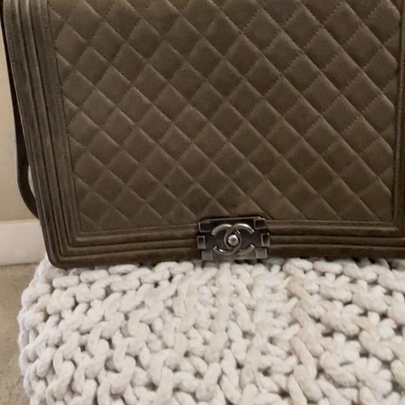 Jumbo Chanel “Le Boy” Khaki/ Ruthenium Handbag with FREE Chanel Bracelet - Picture 9 of 9